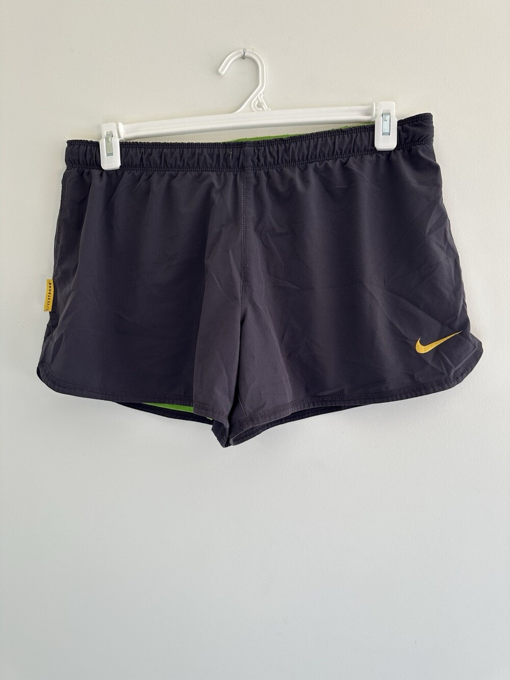 Nike Live Strong Womens Shorts Large Black Yellow Swoosh
